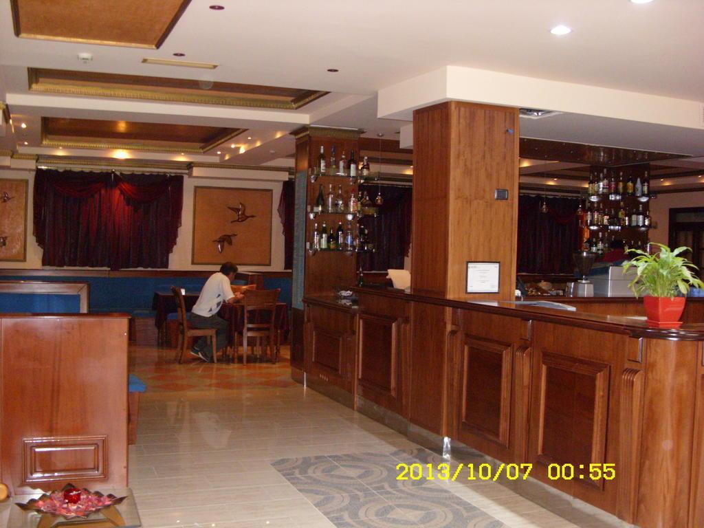 Hotel Elysee Tirana Exterior foto