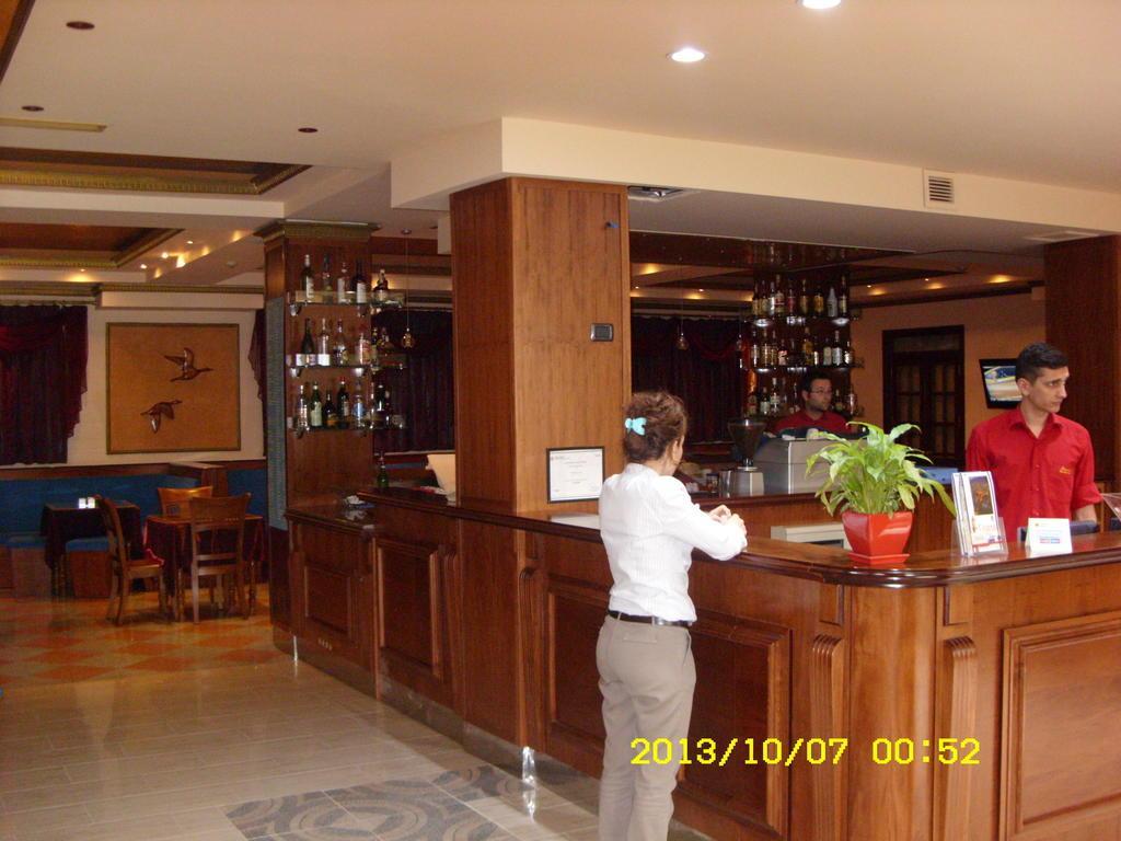 Hotel Elysee Tirana Exterior foto