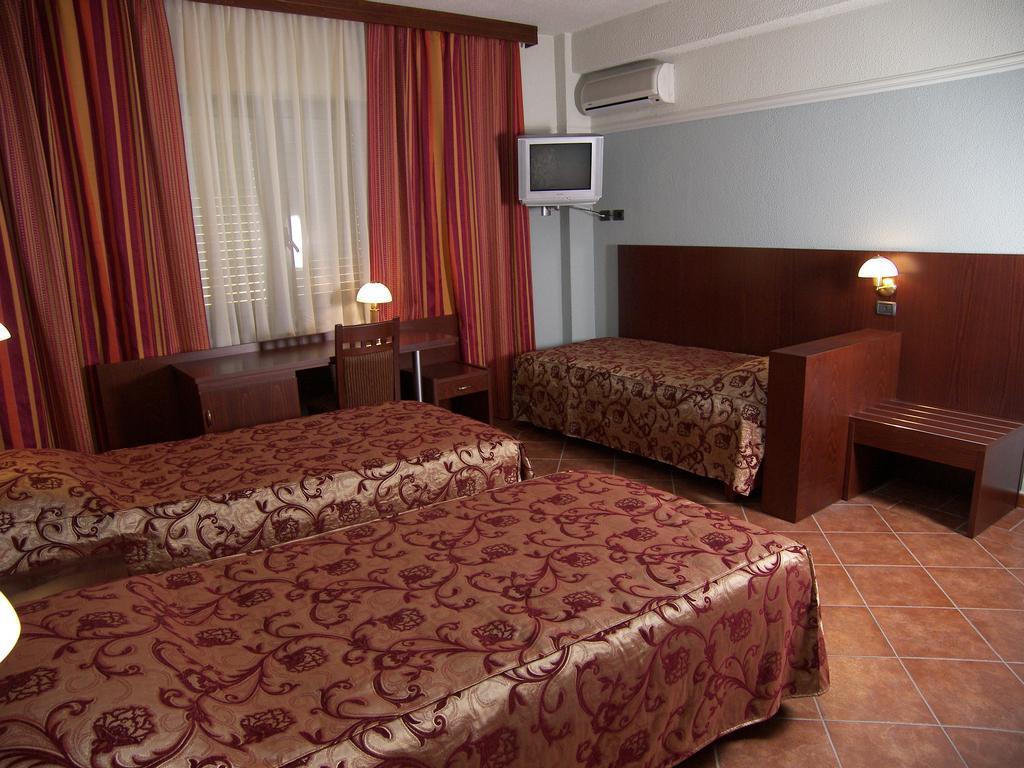 Hotel Elysee Tirana Exterior foto