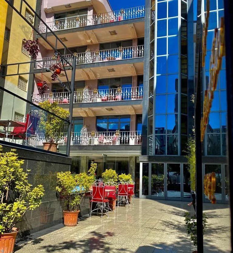 Hotel Elysee Tirana Exterior foto
